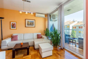 Apartment Orange with sea view & free parking
